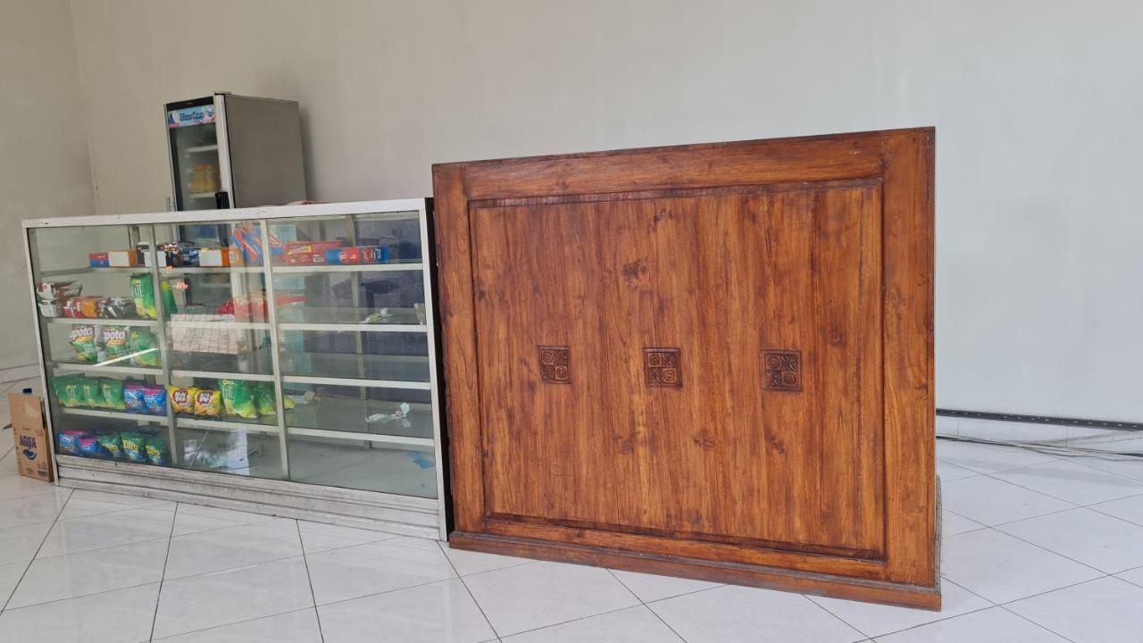 Oyo 90831 Hotel Gardenia Prambanan Solo Esterno foto
