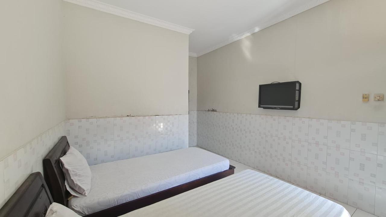 Oyo 90831 Hotel Gardenia Prambanan Solo Esterno foto