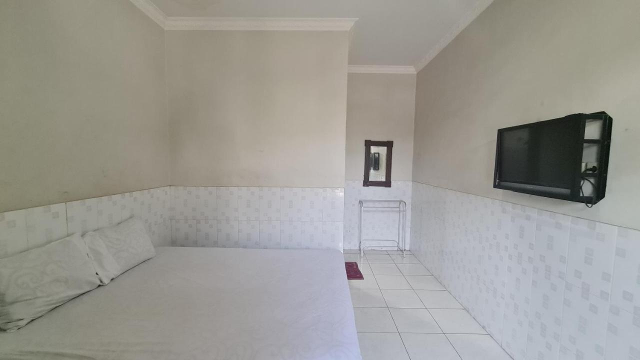 Oyo 90831 Hotel Gardenia Prambanan Solo Esterno foto